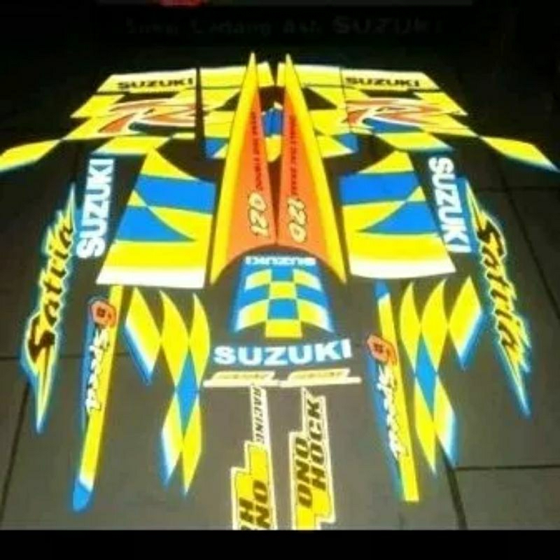 Suzuki satria 2tak Lumba kotak petakbiru kenny robert nyala