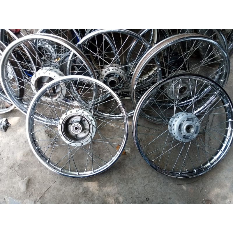 velg depan belakang yamaha FIZR,jupiter z thn 2003,2004,vega 2005 original