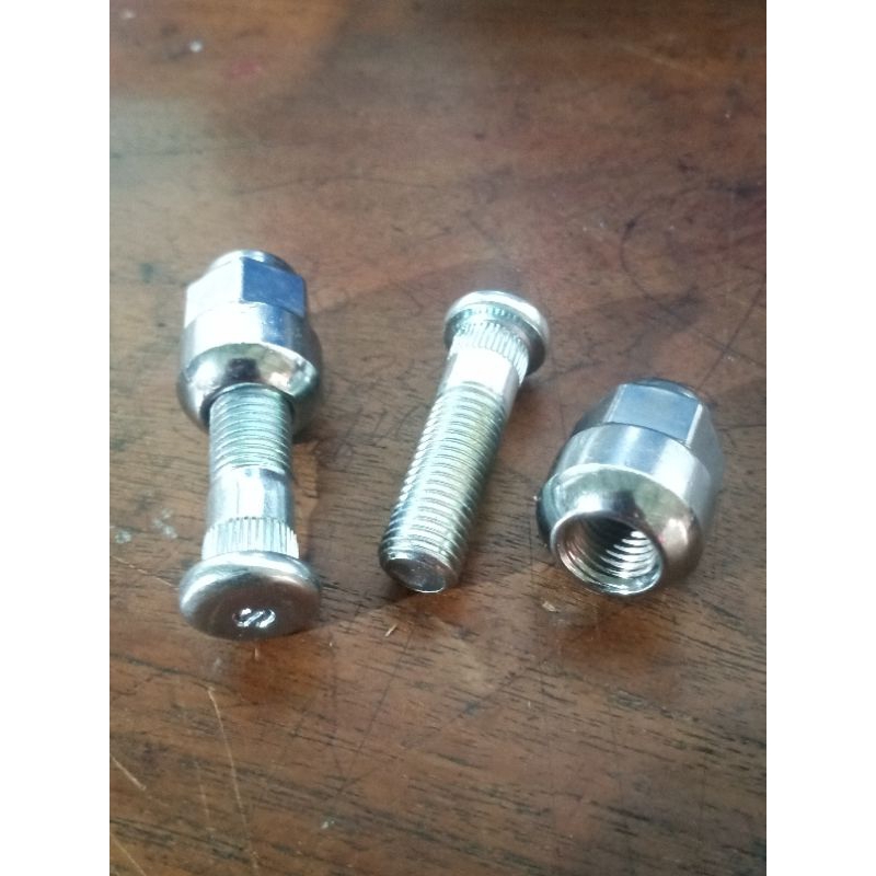 Baut roda +Mur Racing Honda Crv