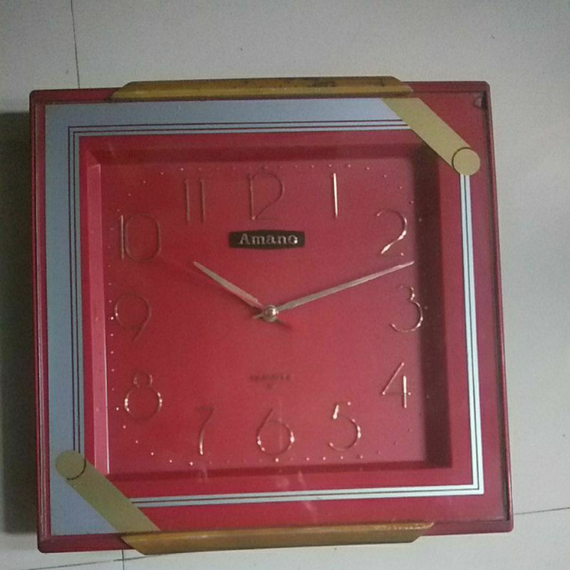 Jam dinding tipis Elegan AMANO