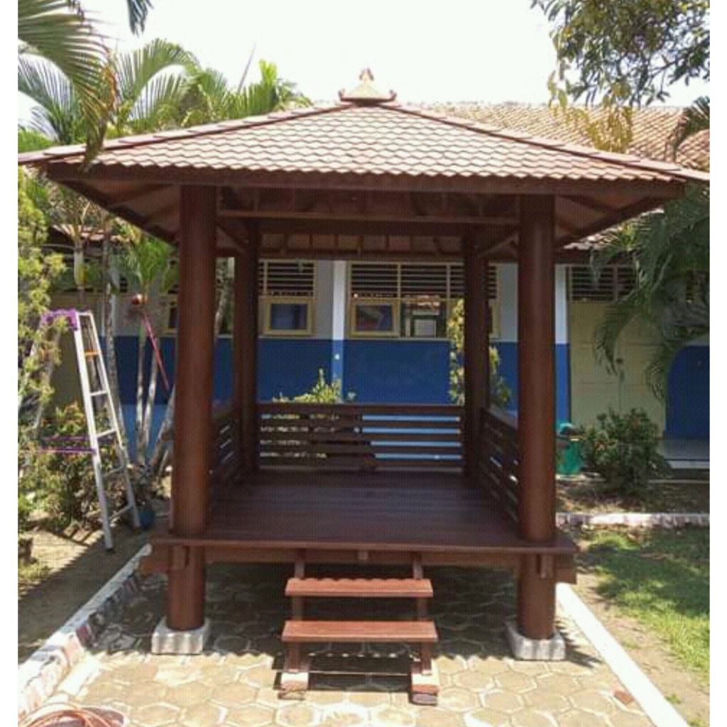 Gasebo Ukuran 250x250 Cm Kayu Kelapa Atap Sirap Kayu Ulin Desain Model Minimalis Tiang Bulat
