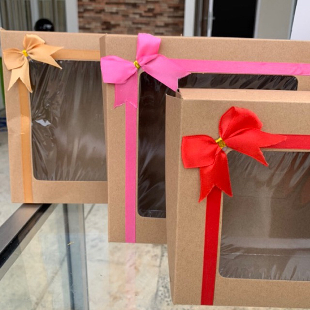 

Box Souvenir Hampers