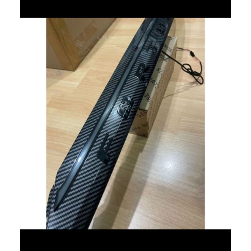 Middle Trunklid LED TOYOTA ALL NEW FORTUNER 2016-2023 CARBON