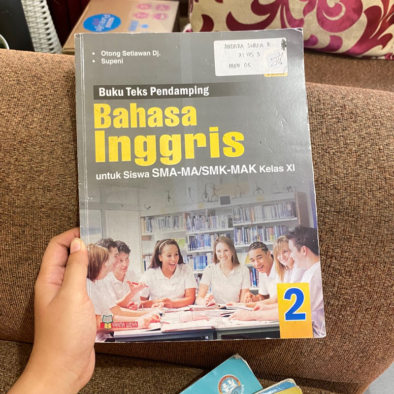 Buku bahasa inggris SMA/MA kelas 2 yrama widya