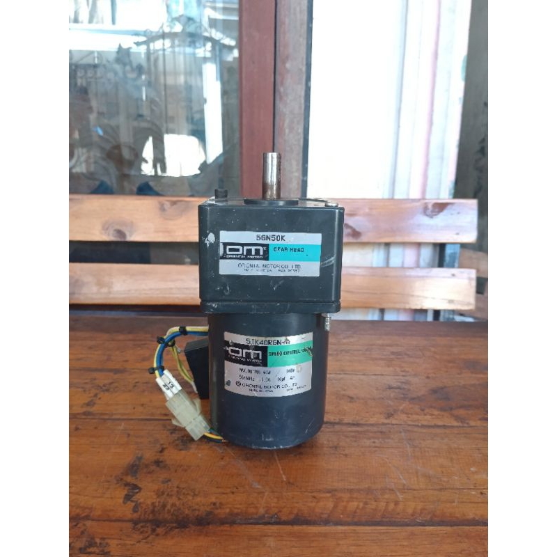 AC DINAMO MOTOR GEARBOX 40W 100V 1:50 30Rpm