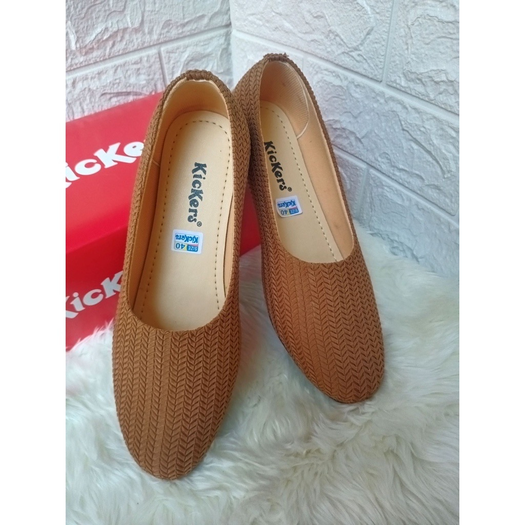 Flatshoes Wanita Rajut Kickers Mocha