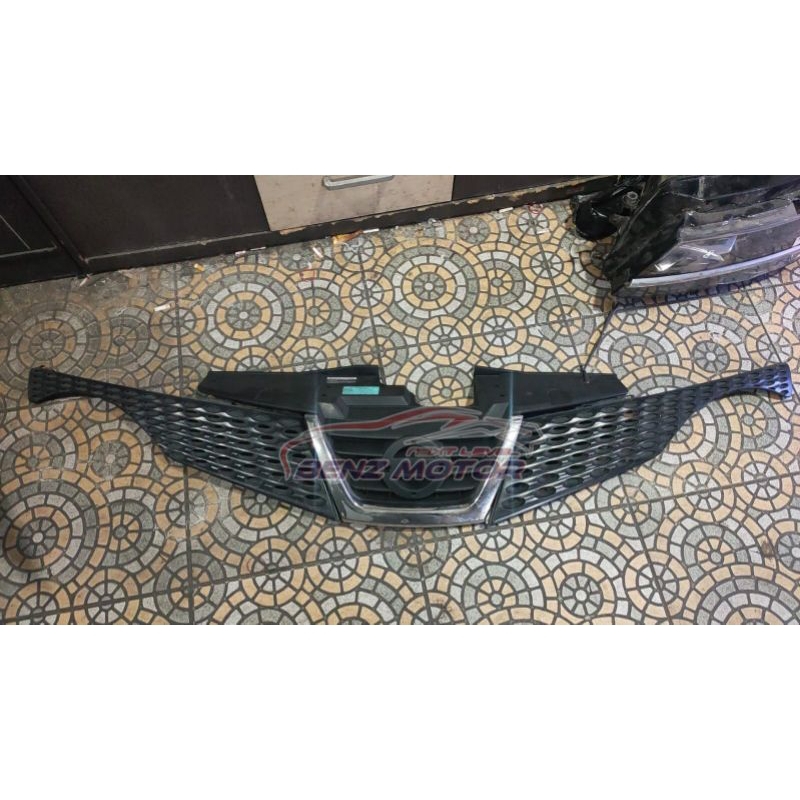 Grill Nissan Juke