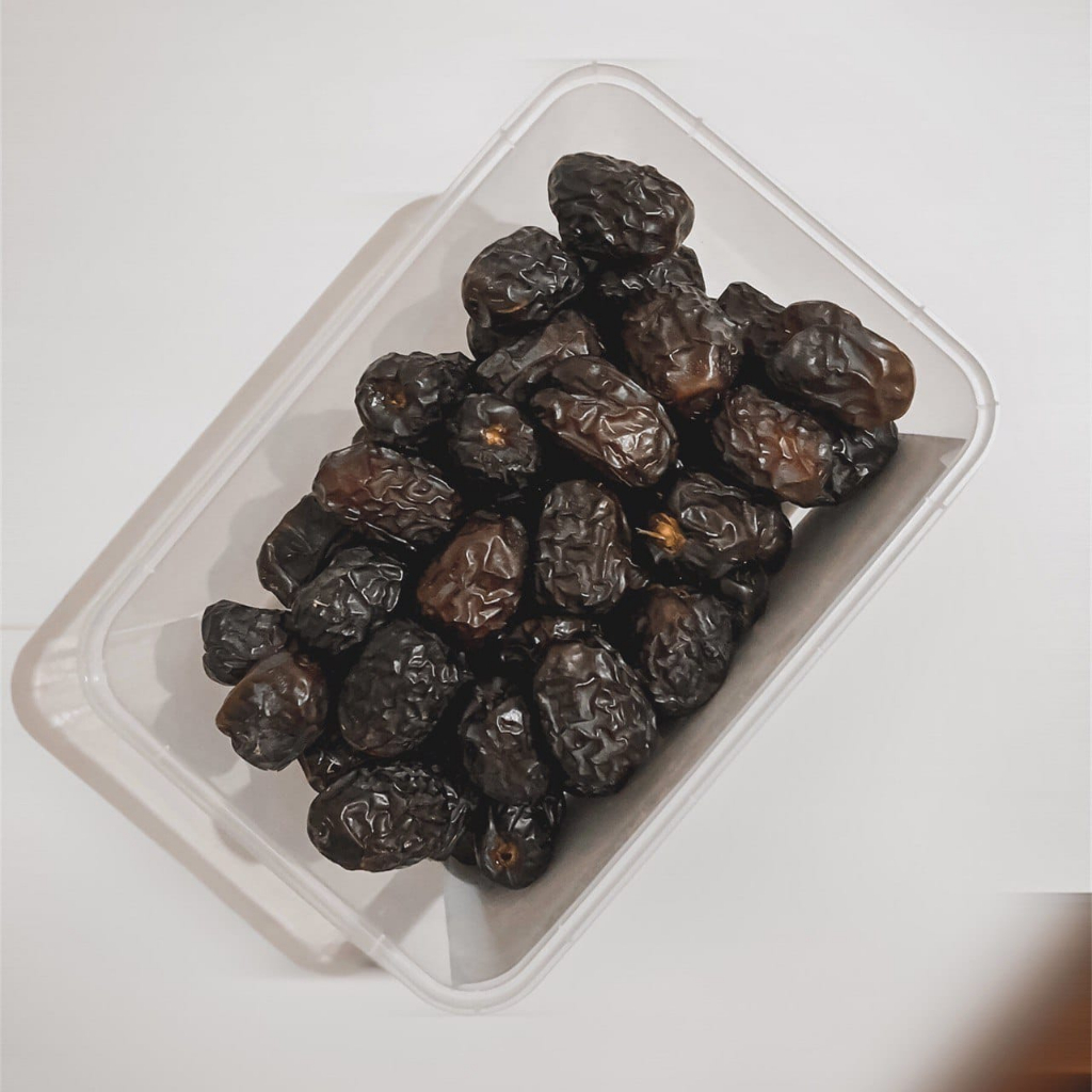 

Kurma Ajwa Asli 1/2 Kg