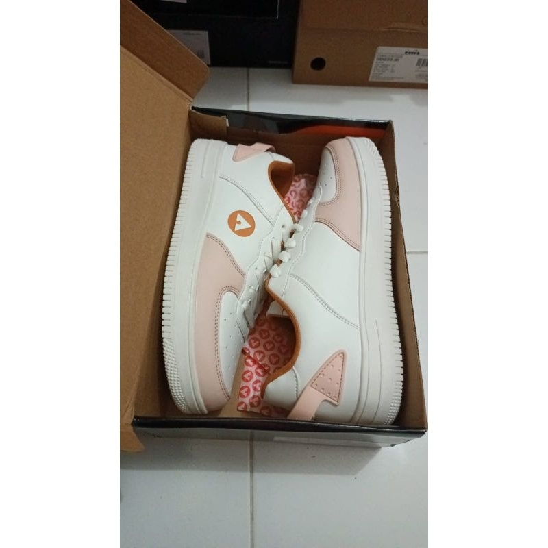 Sepatu Airwalk ORI masih baru putih/pink