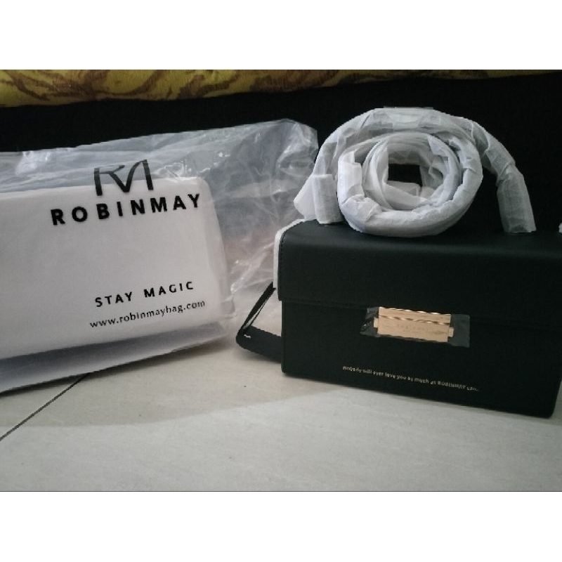 Slingbag robinmay limited edition