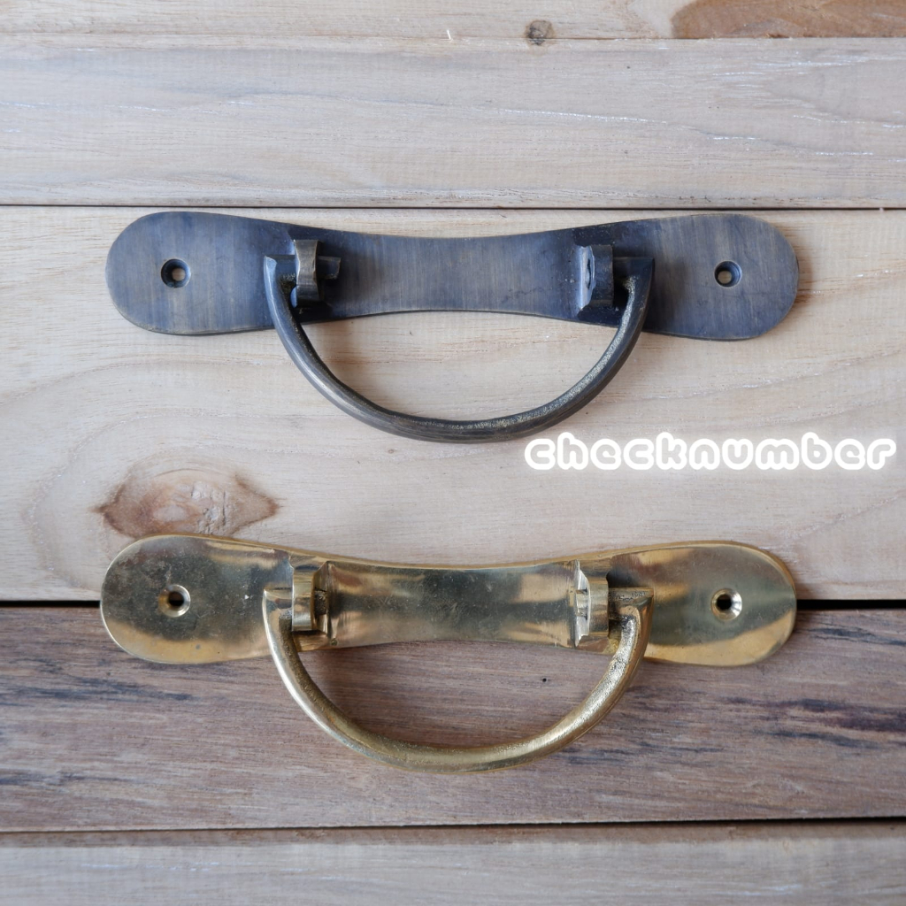 Tarikan Laci Kuningan Antik