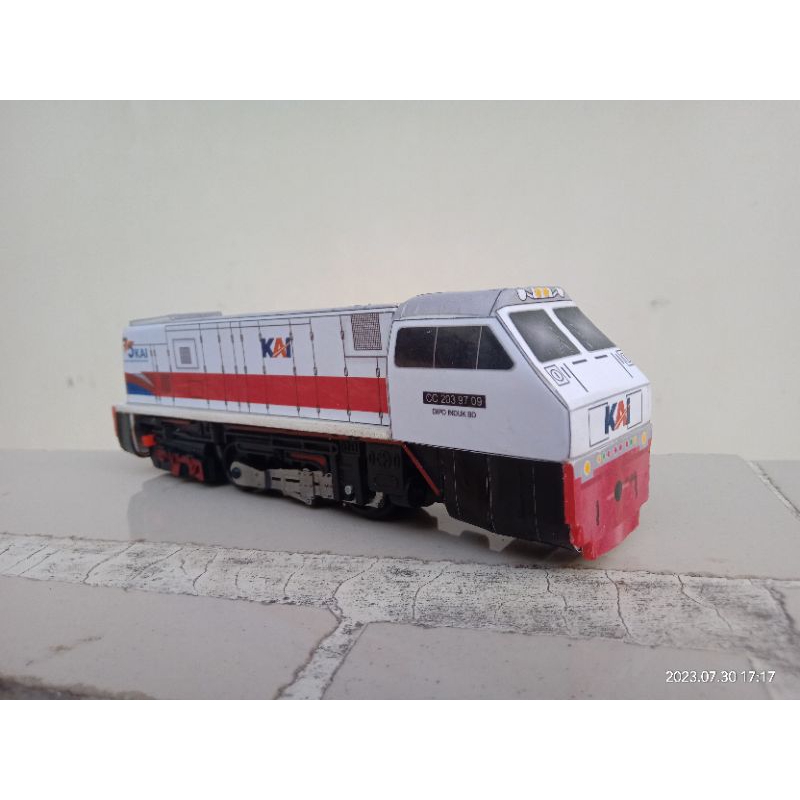 Lokomotif CC203 Mesin Railking