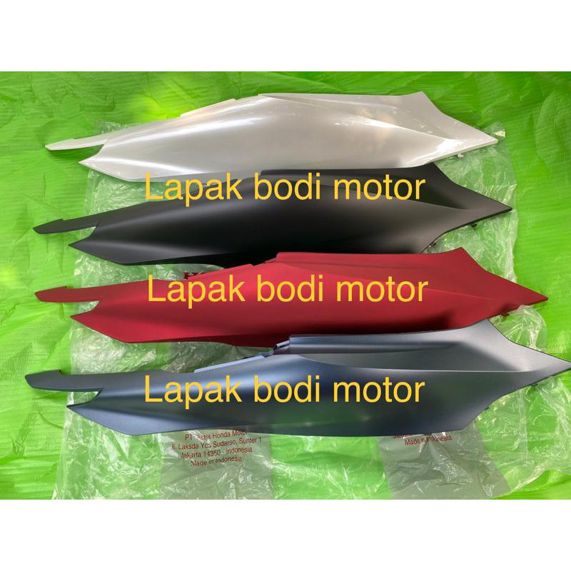 Cover Body Bodi Belakang Kanan PCX 160 TERBARU K1Z - Cover body kanan PCX 160 MERAH HITAM PUTIH BIRU