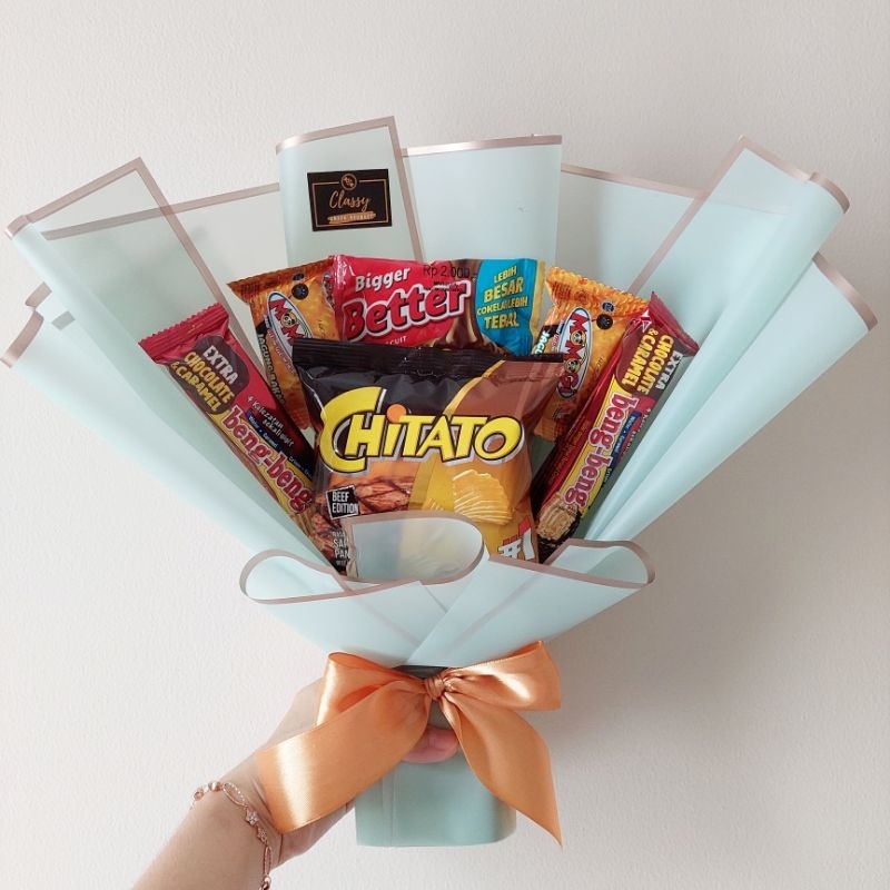 

Bouquet Snack Chiki / Bucket Buket Jajan Murah / Hadiah Ulang Tahun Wisuda Graduation Anniversary