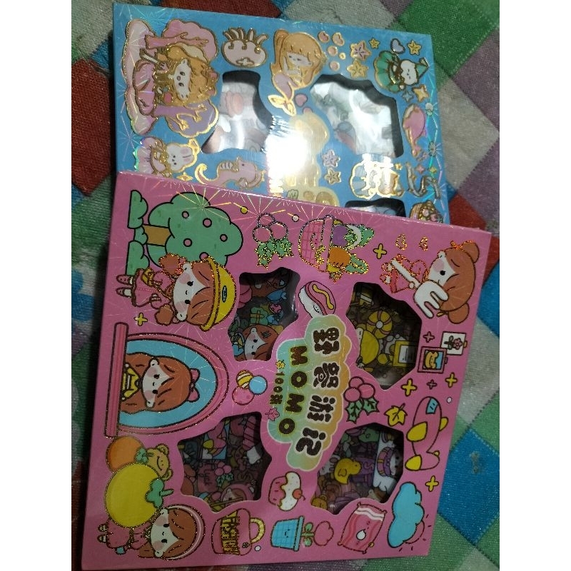 

sticker momo box