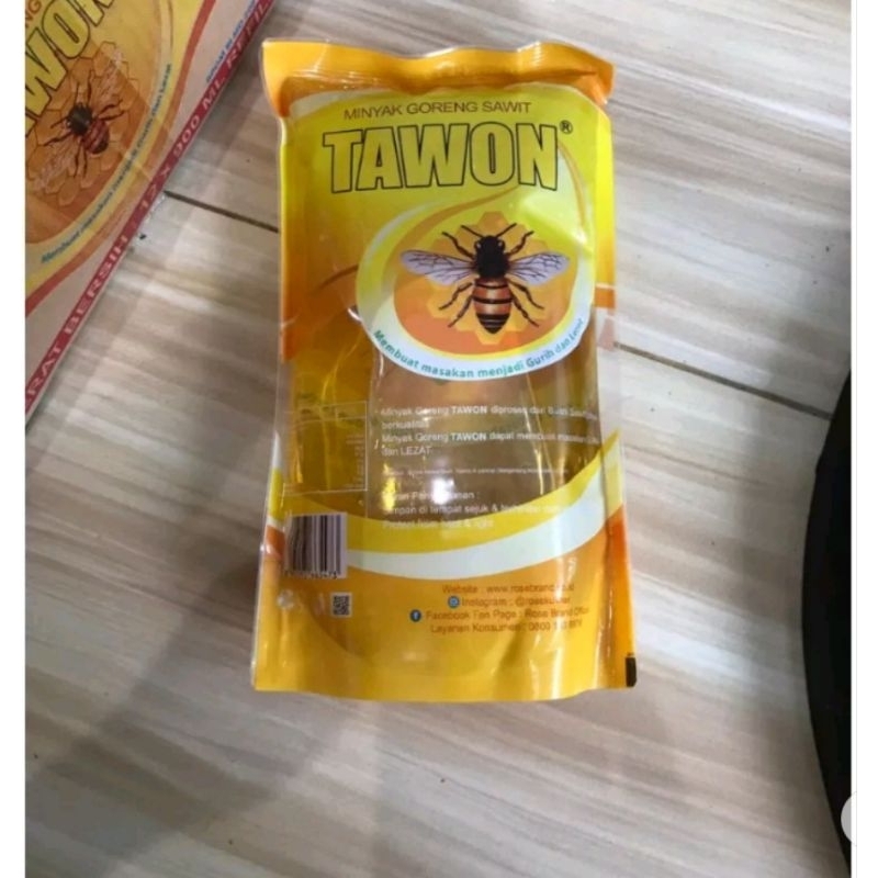 

Minyak goreng tawon (2x900ml)