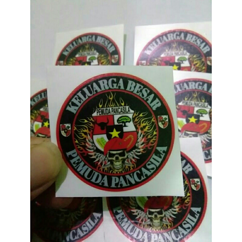 

STIKER PEMUDA PANCASILA/STIKER KELUARGA BESAR PEMUDA PANCASILA UKURAN 8X8CM