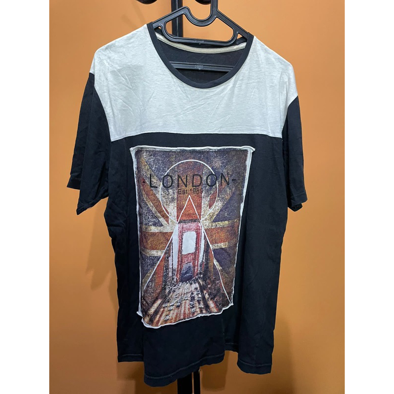 KAOS PRIA DETAILS ORIGINAL BLACK N WHITE