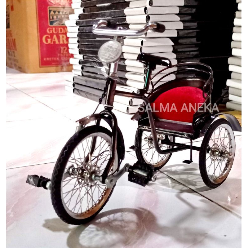 MINIATUR DIECAST BECAK MANDARIN BESI