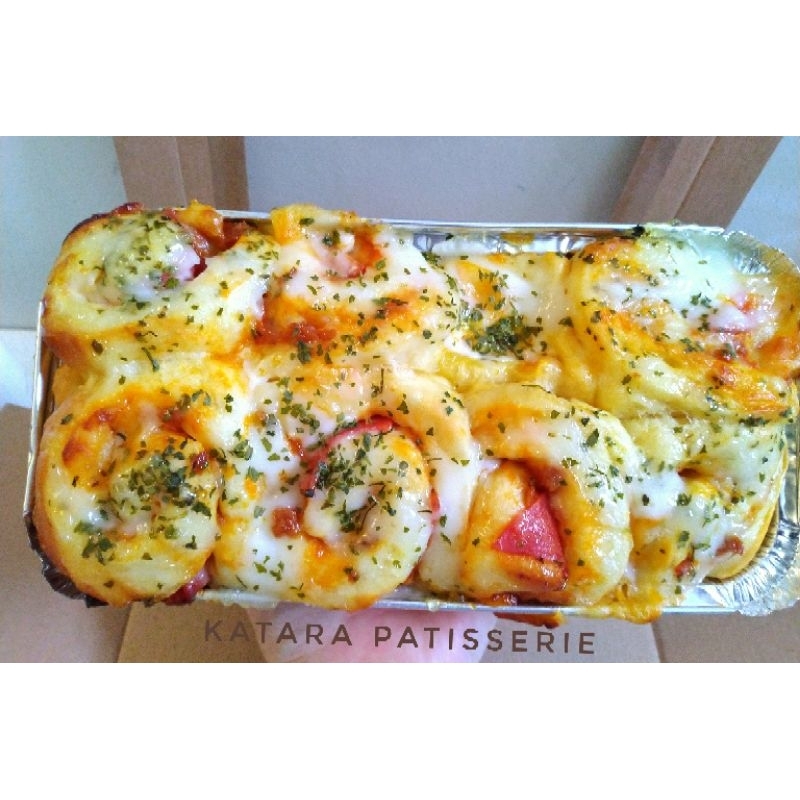 

Italian Bread katara patisserie pizza roll