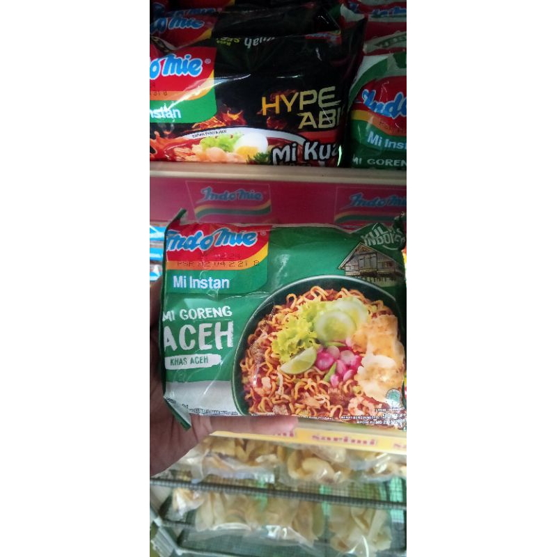 

Indomie goreng geprek pedas