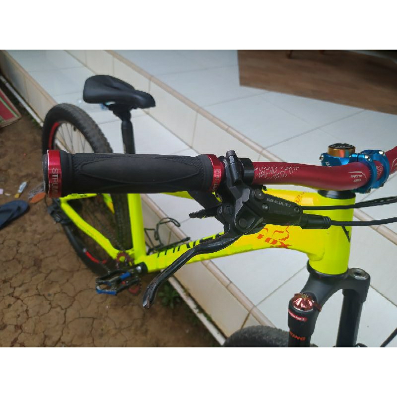 sepeda thrill wreak rakitan