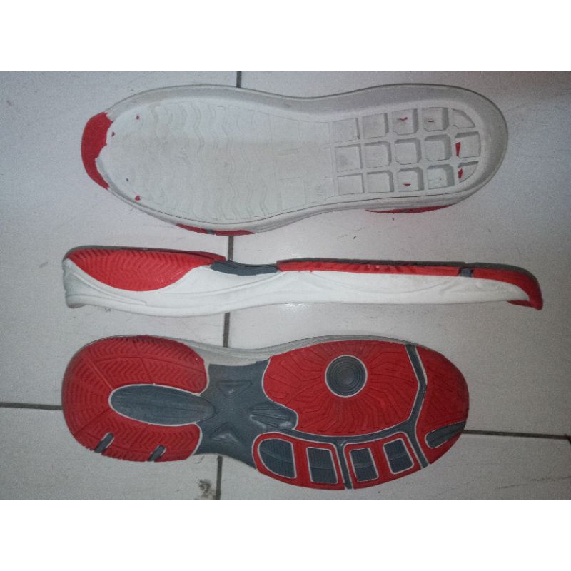 SOL SEPATU BADMINTON