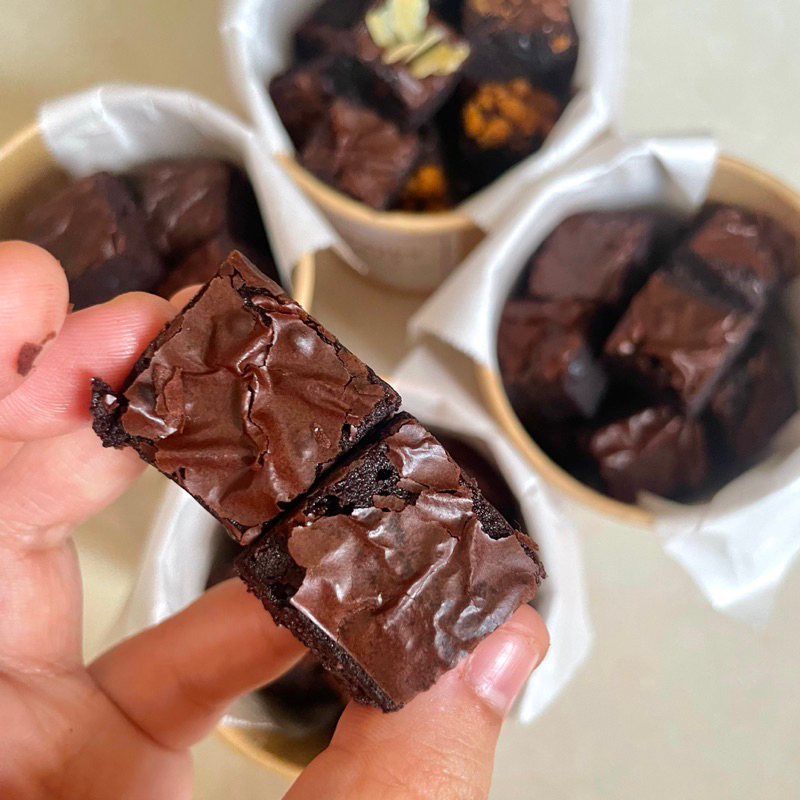 

BROWNIES BUCKET (Brownies Bite Size) | Yummy Fudgy Brownies