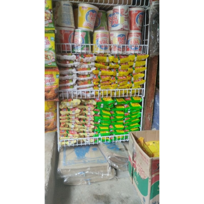 

Indomie soto dan ayam bawang