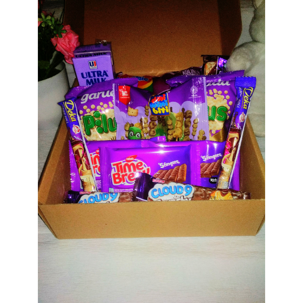 

KADO ULANG TAHUN / SNACK BOX / HAMPERS SNACK / KADO WISUDA / HADIAH VALENTINE / MAKANAN /