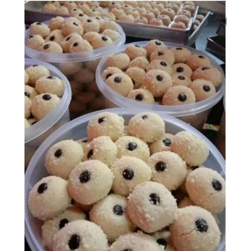 

kue kacang/monde