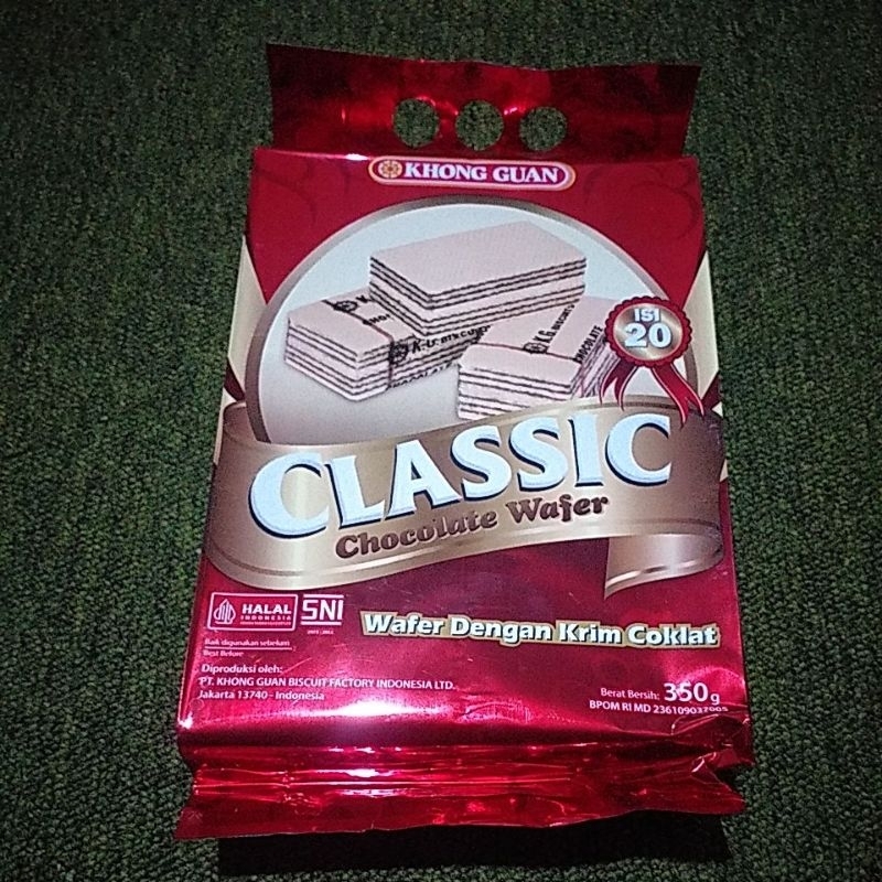 

KHONG GUAN CLASSIC 350g CHOCOLATE WAFER DENGAN KRIM COKLAT ISI 20 SNI