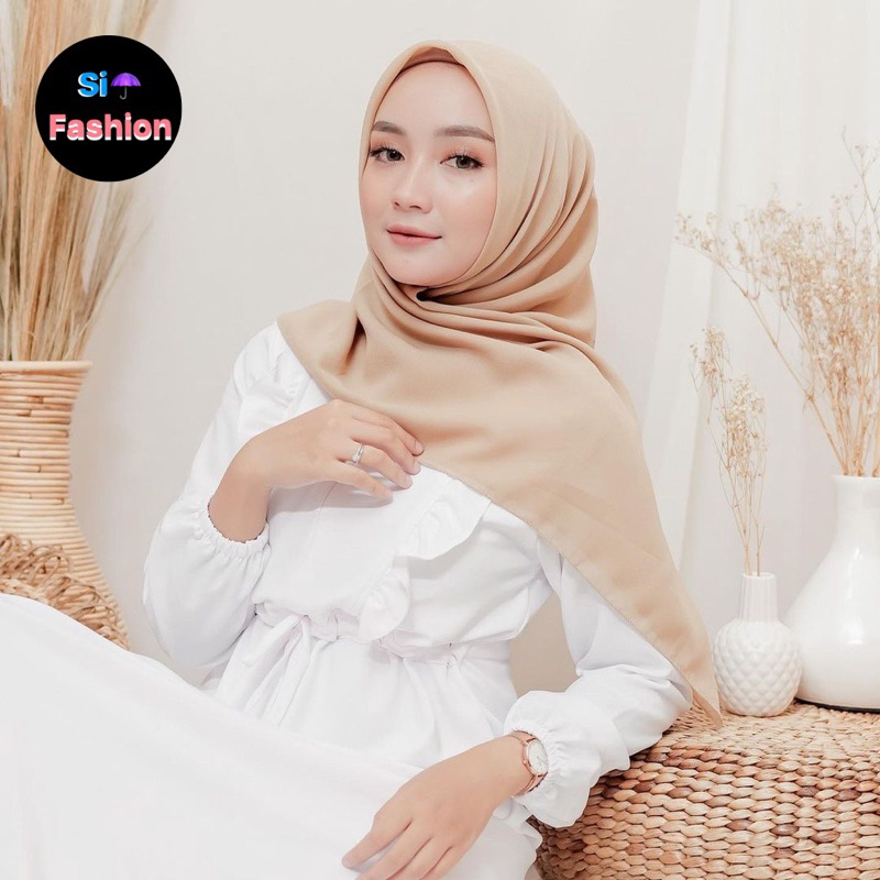 Hijab Bella Square Warna Khaki Muda