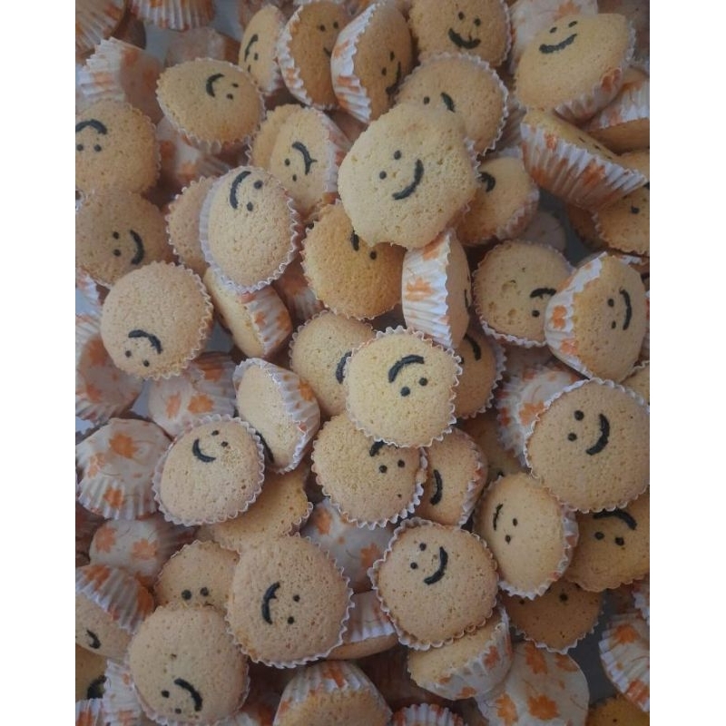 

{free buble wrap} Roti kering Bolu senyum 250g
