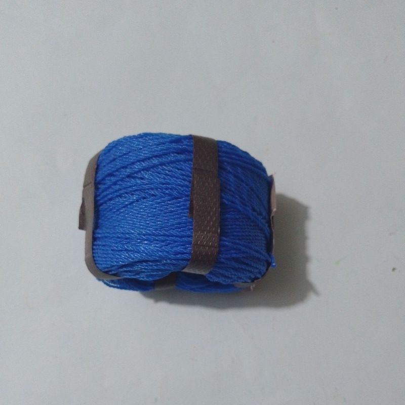 

Tali tampar Tali nylon 1,5 mm. panjang ±100meter. harga per rol