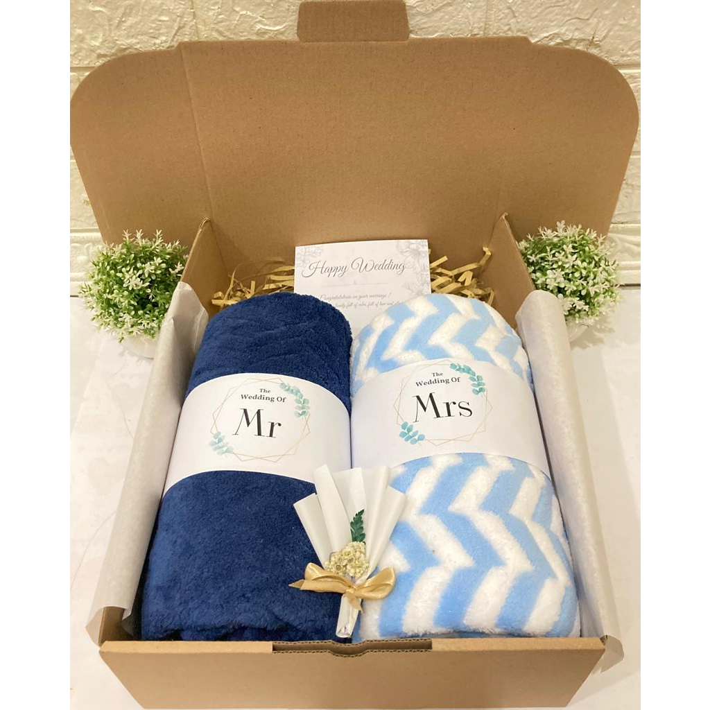 

Hampers Handuk Couple / Hampers Wedding / Wedding Gift / Kado Pernikahan / Kado Seserahan