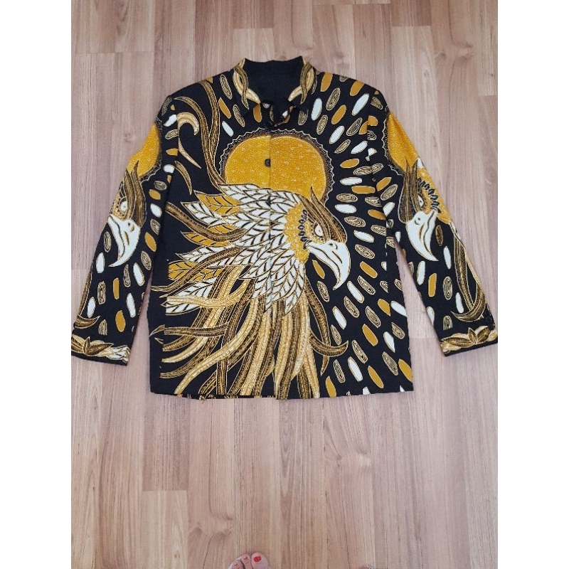 Batik Blazer pria prada emas