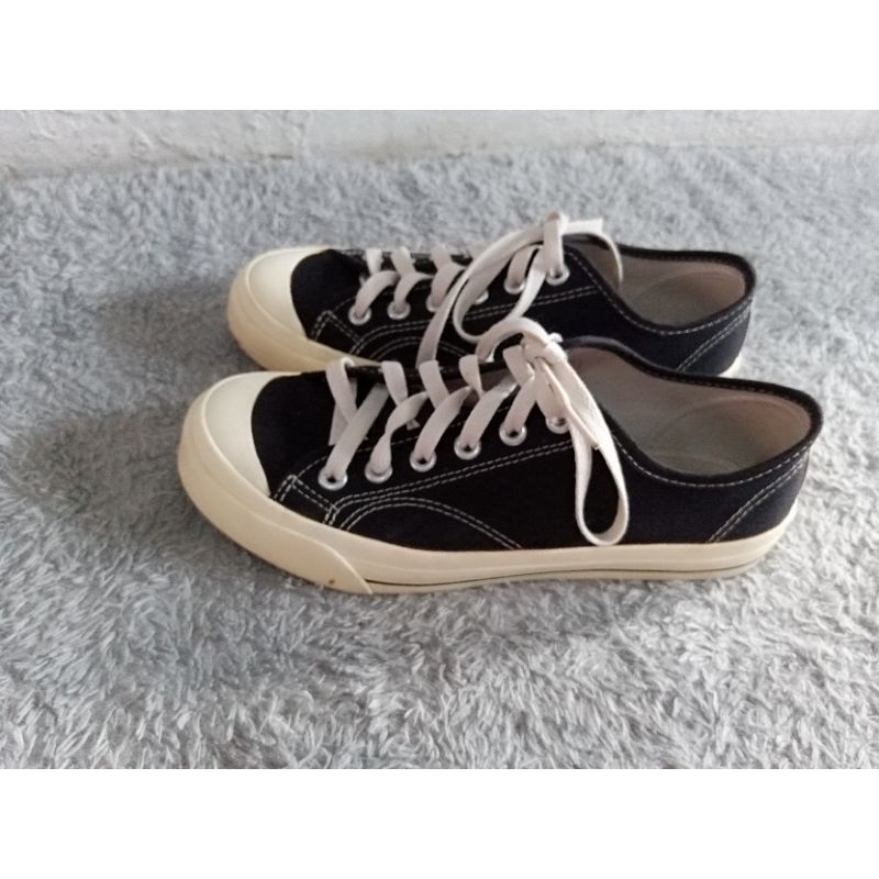 Sepatu Ventela Second