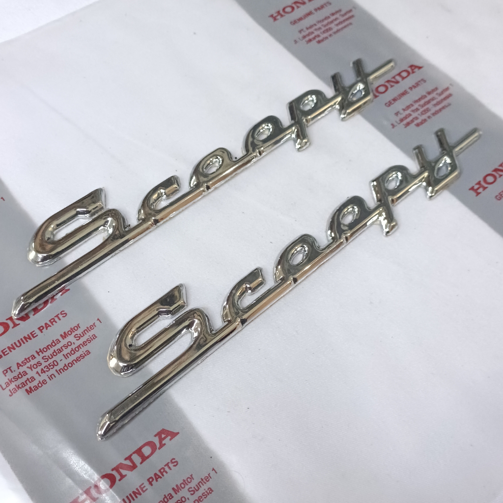 Emblem tulisan scoopy warna chrome crom latin honda scoopy fi 2013 2014 2015 1 pcs original