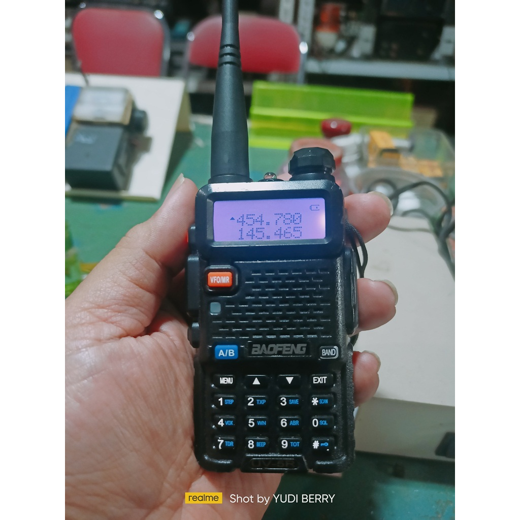 Ht Baofeng UV5R Frekuensi Dual Band UHF dan VHF Normal Bf UV-5R Bekas Baofeng UV5r Mulus Siap Pakai 