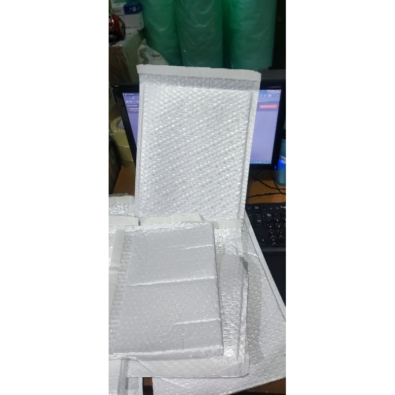 

[Harga Perlembar] AMPLOP BUBBLE MAILER POLOS 17CM X 30CM
