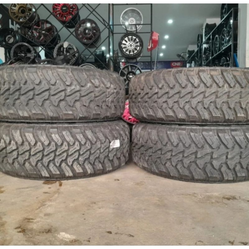 velg mobil bekas racing r20 baut 6x139 ban 275/55/20 blajer,pajero dll