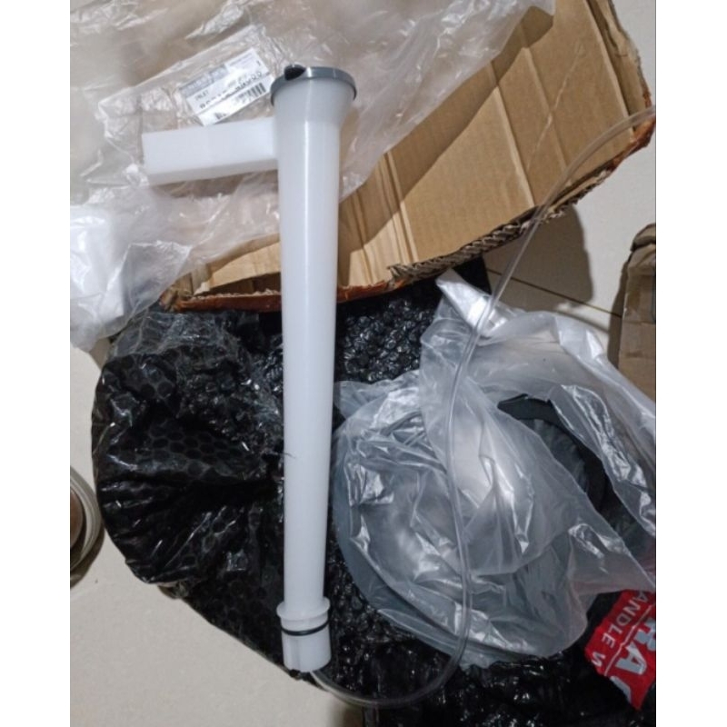 Corong tabung air wiper serena C24 ori nissan