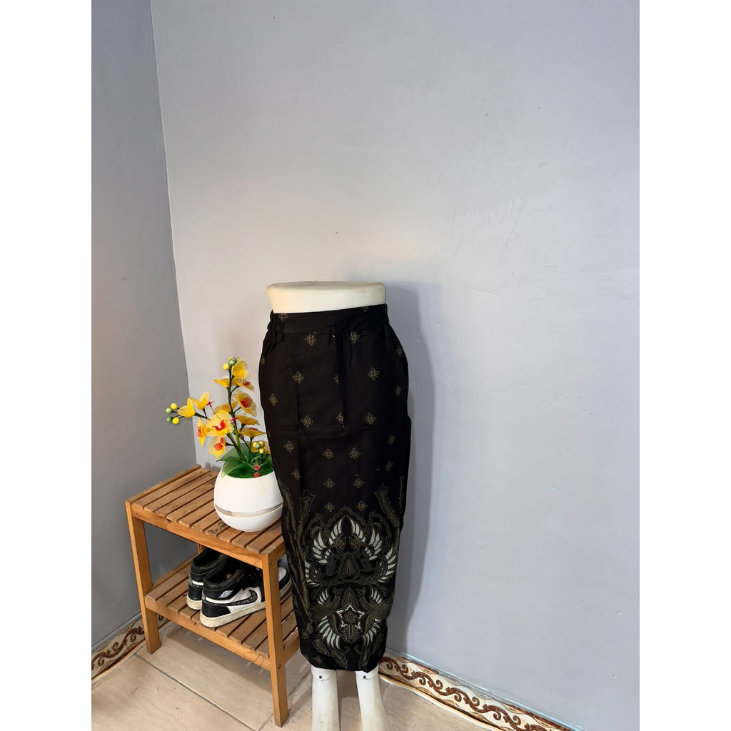 ROK SPAN BATIK SOLO WANITA ANDARU/Kondangan/Lamaran/Wisuda Batik Solo Berkualitas Belah Samping Nyam