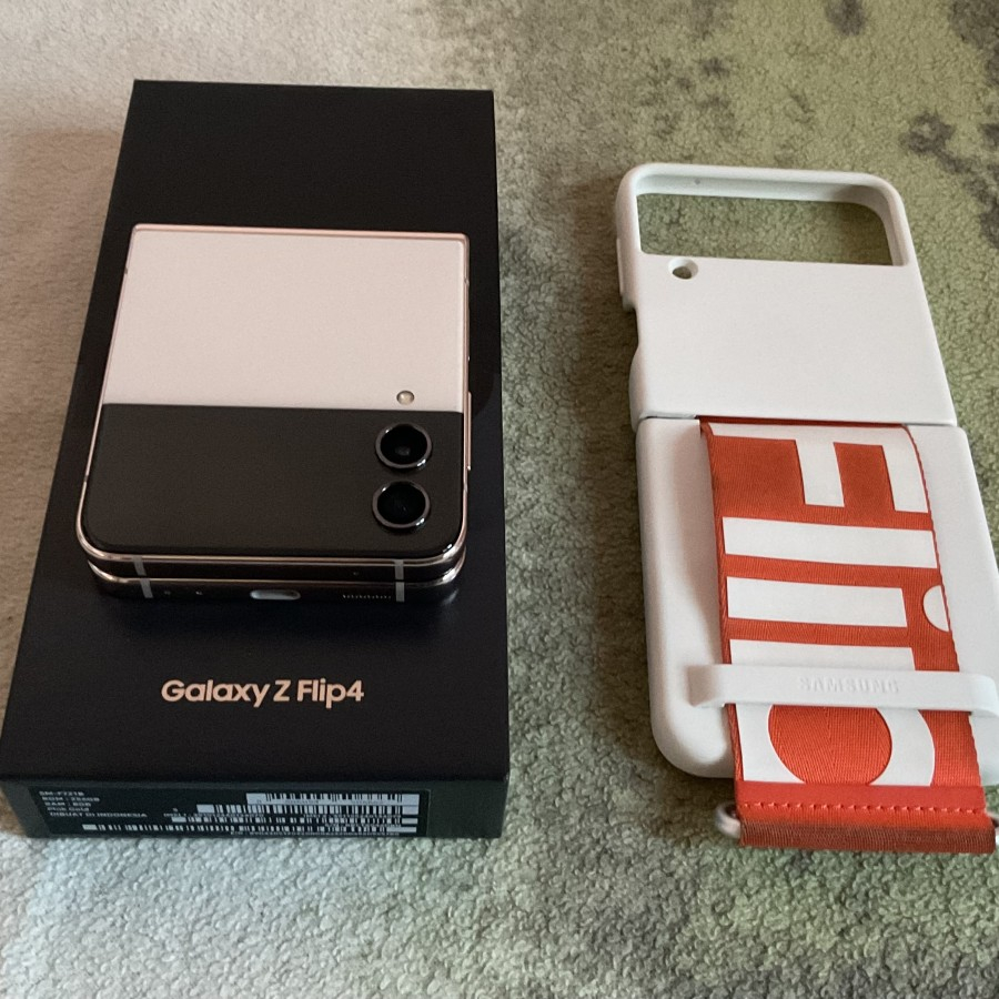 Samsung galaxy z flip 4 256GB second