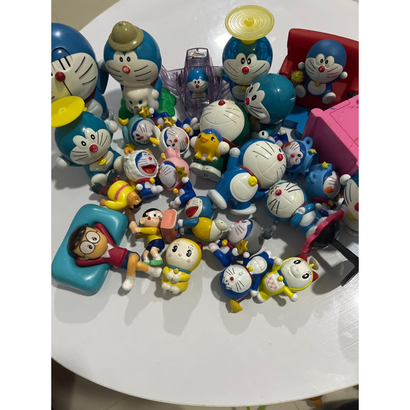 Figure Doraemon dkk Nobita shizuka giant
