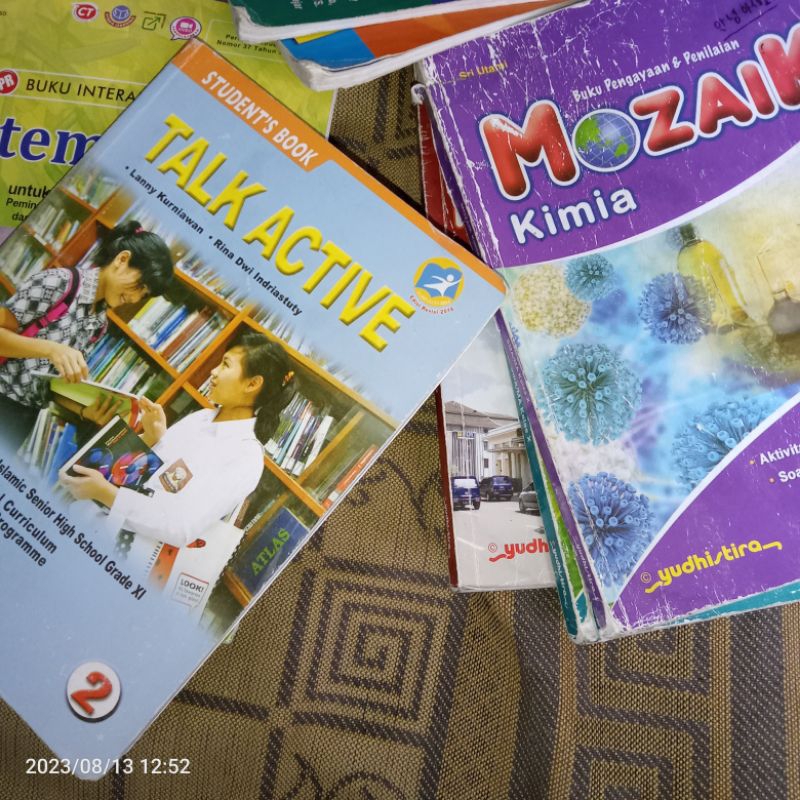 

BUKU BEKAS PAKET MOZAIK KELAS 10/11 (Baca Deskripsi)