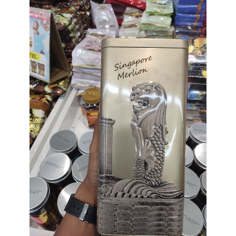 

coklat singapore tin gambar merlion 180gram
