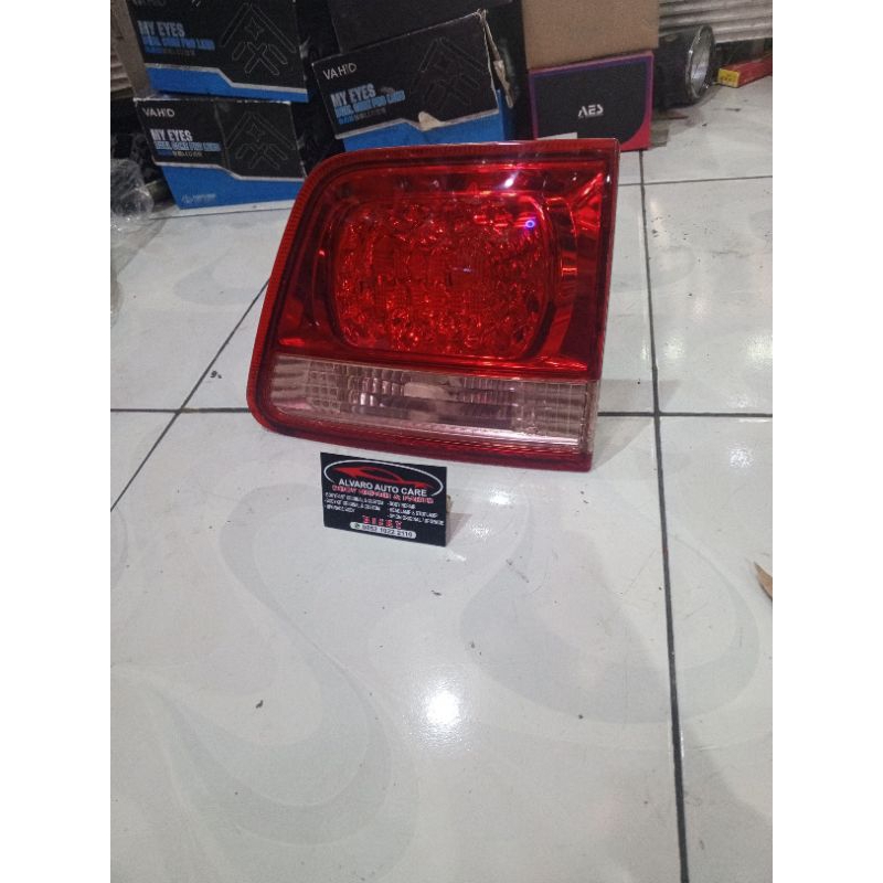 reflektor bagasi Fortuner 2006-2008 original. lampu bagasi Fortuner 2006-2008