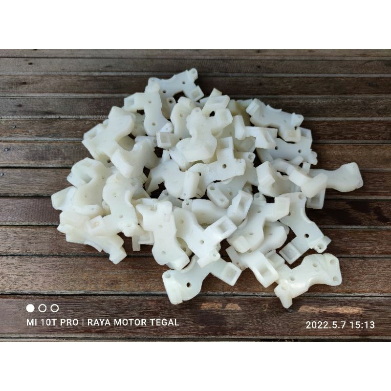 gigi tahanan palsu plastik vespa 78 stang asbak